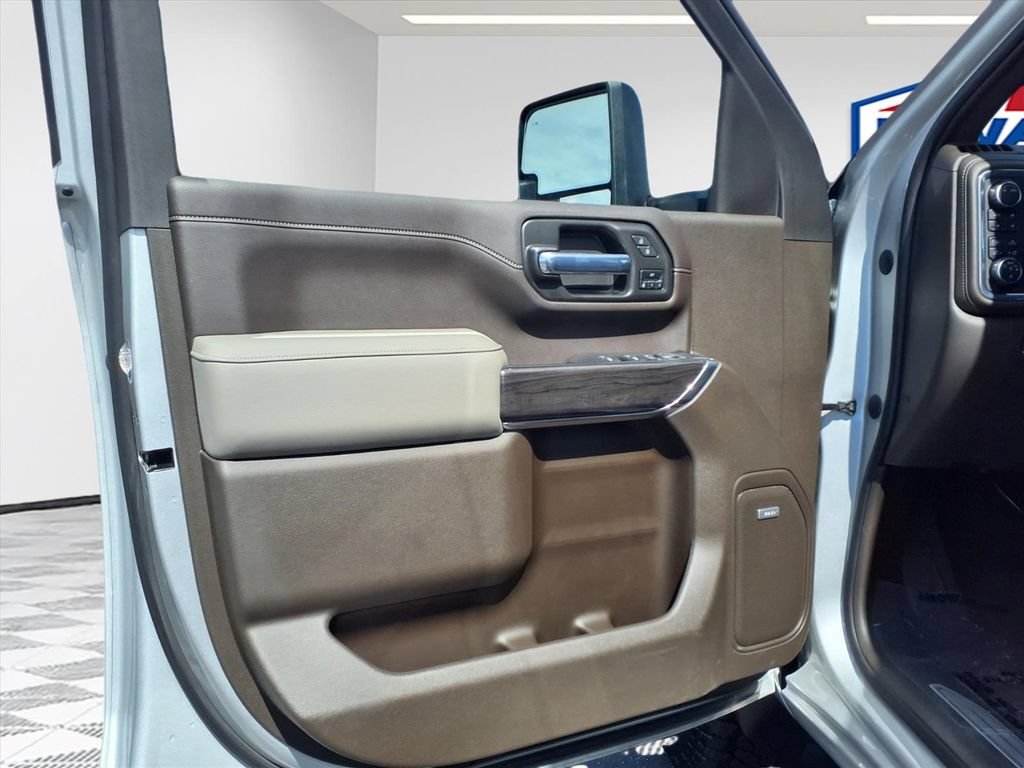 Certified 2023 Chevrolet Silverado 2500 LTZ AWD/4WD image 11