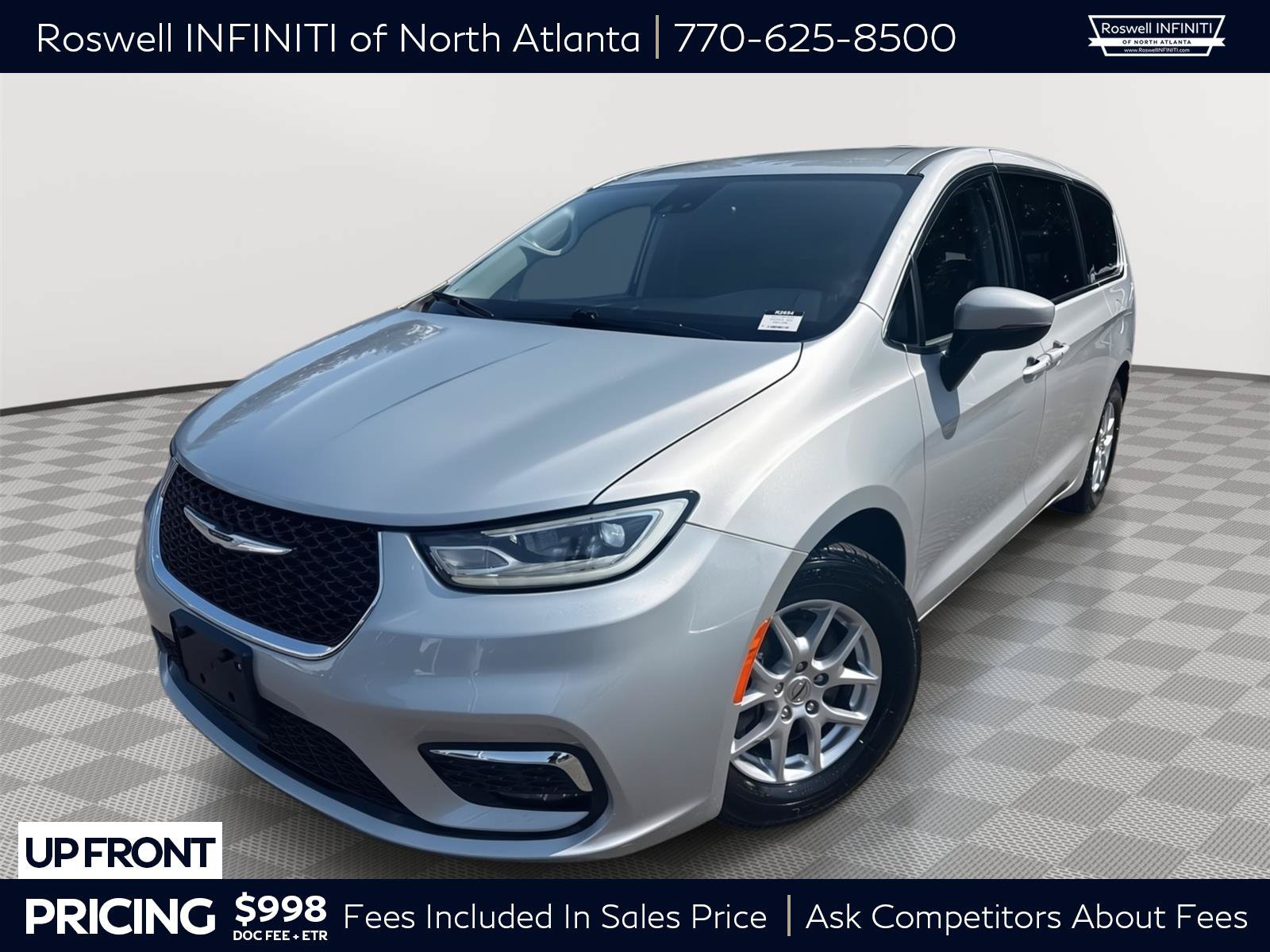Used 2023 Chrysler Pacifica Touring-L FWD image 1