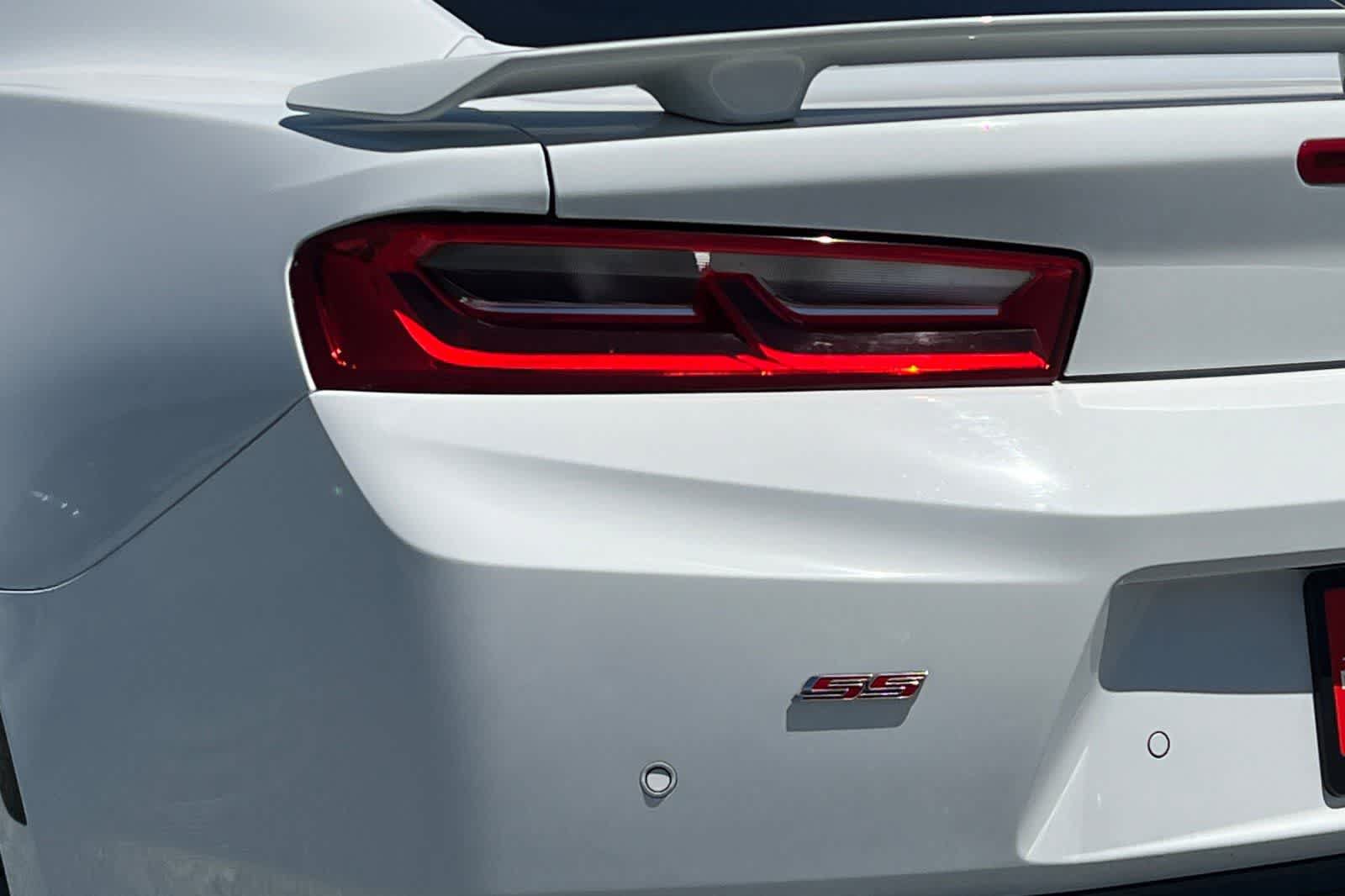 Used 2016 Chevrolet Camaro SS RWD image 17