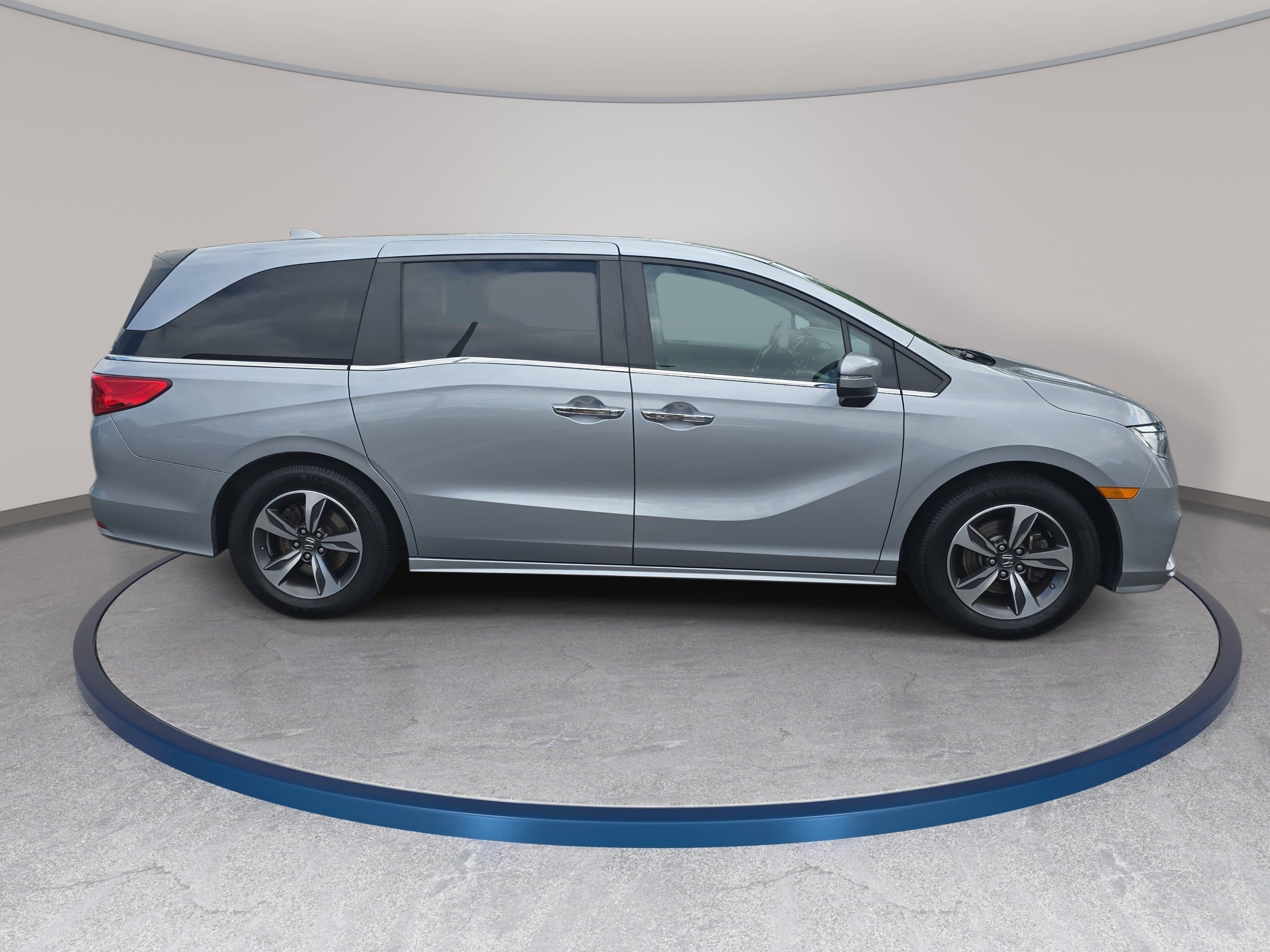 Used 2019 Honda Odyssey Touring image 4