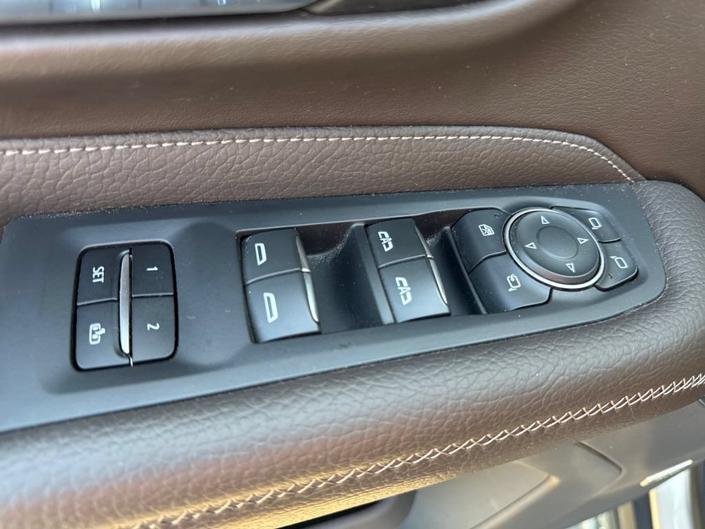 Used 2021 GMC Yukon Denali w/ Denali Premium Package AWD/4WD image 19