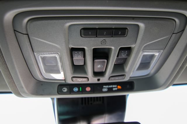 Used 2025 GMC Sierra 3500 SLT w/ SLT Premium Package AWD/4WD image 34
