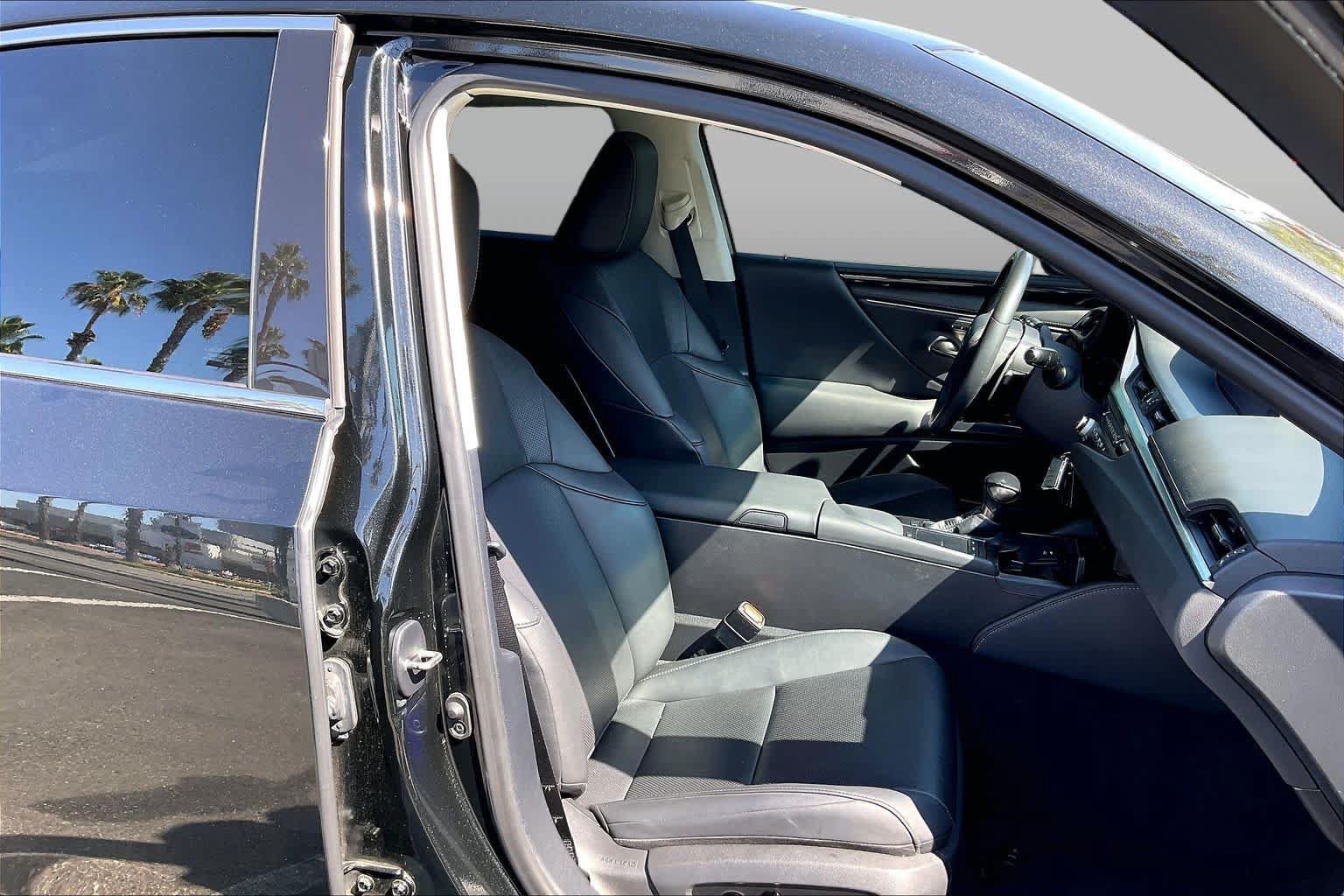 Used 2021 Lexus ES 350 w/ Premium Package FWD image 8