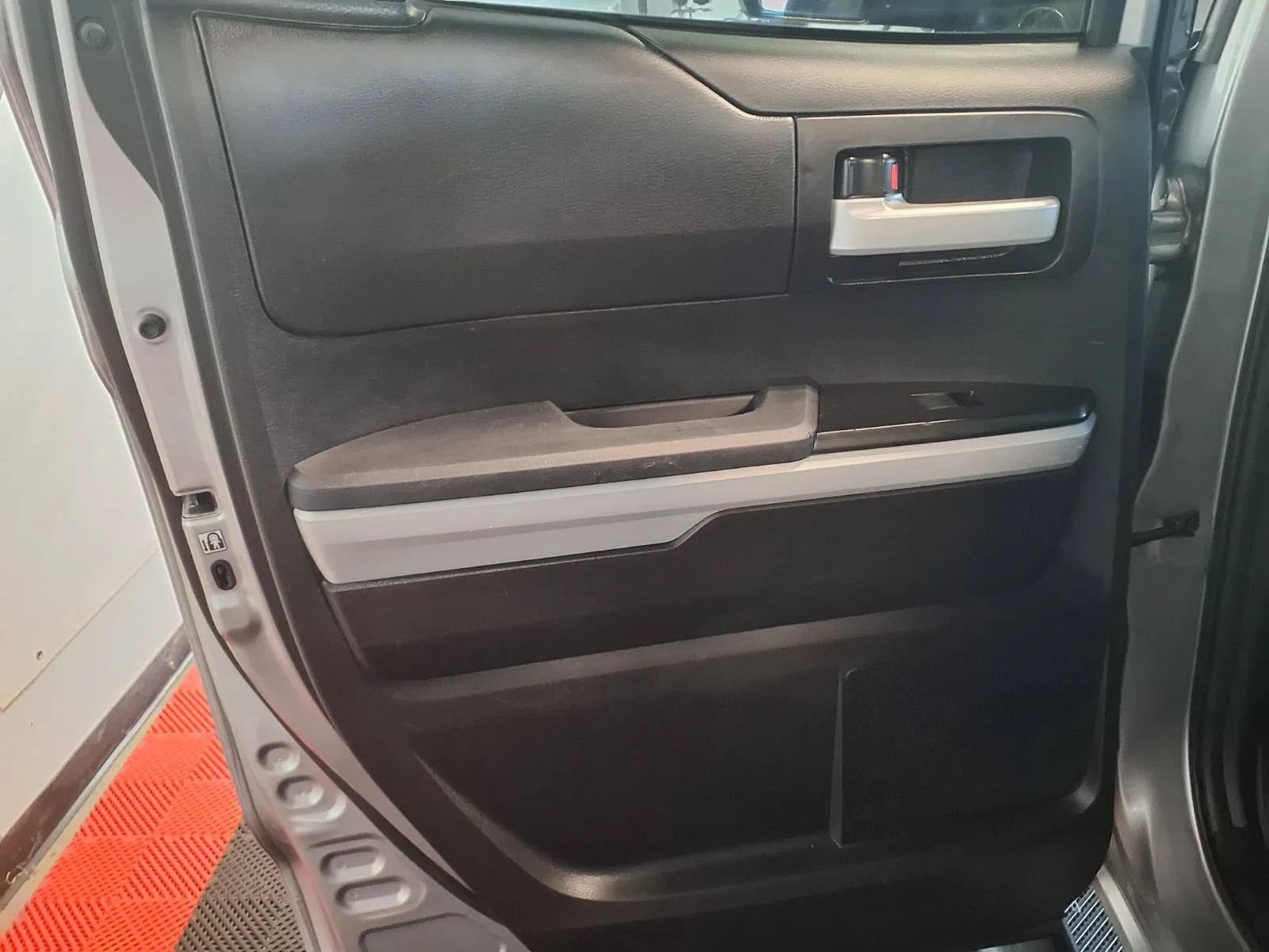Used 2019 Toyota Tundra SR5 w/ TRD Off Road Package AWD/4WD image 12