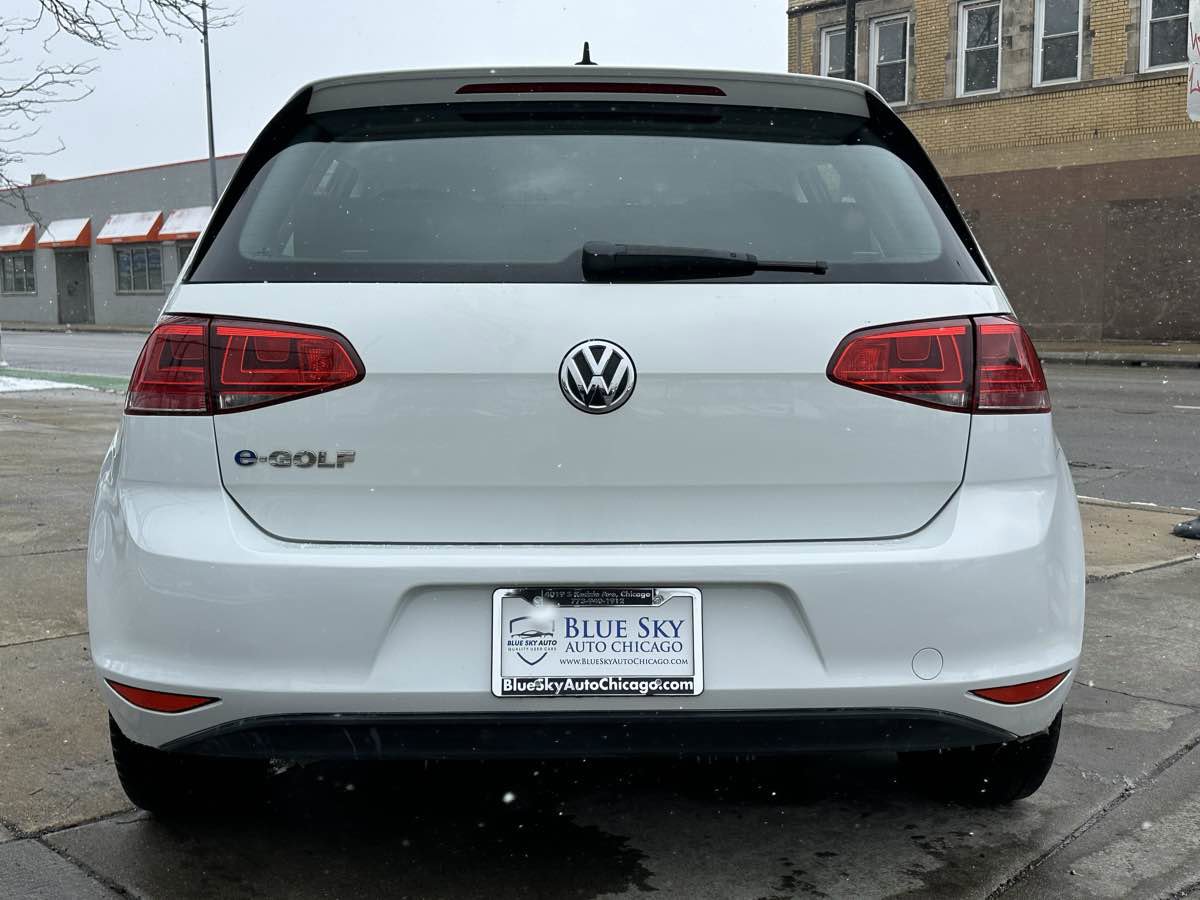 Used 2016 Volkswagen e-Golf SE image 6