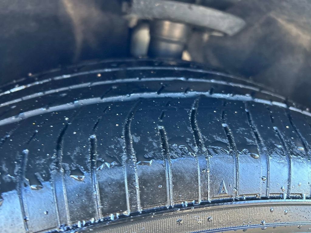 Used 2024 Chrysler Pacifica Touring-L image 10