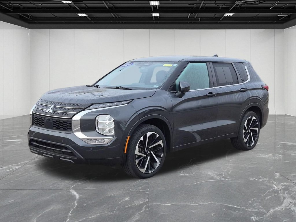 Used 2024 Mitsubishi Outlander SE FWD image 1