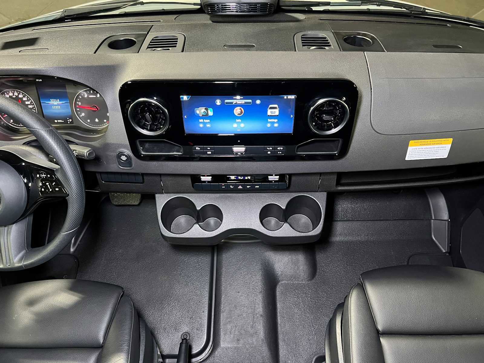 Used 2025 Mercedes-Benz Sprinter 2500 image 38