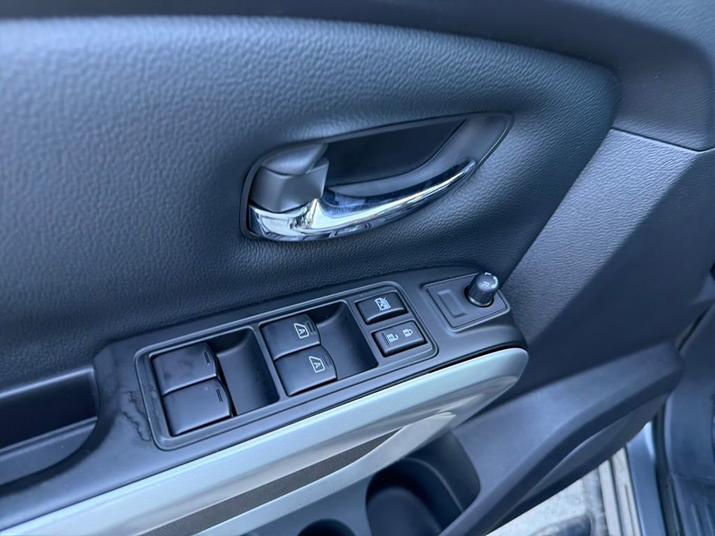 Used 2024 Nissan Titan SV w/ SV Convenience Package image 44