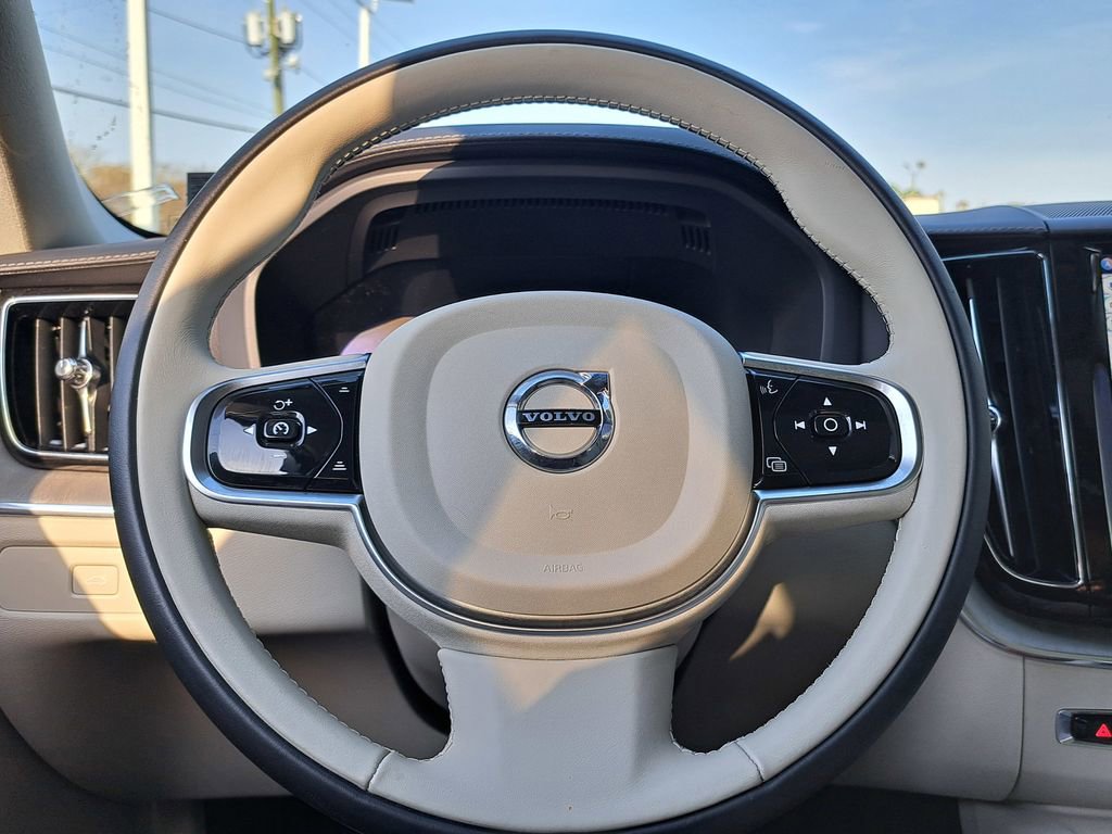 Used 2023 Volvo XC60 B5 Ultimate w/ Climate Package image 8
