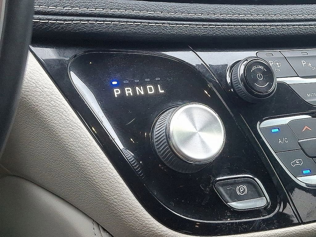 Used 2021 Chrysler Pacifica Limited w/ Premium & Safety Sphere Group image 14