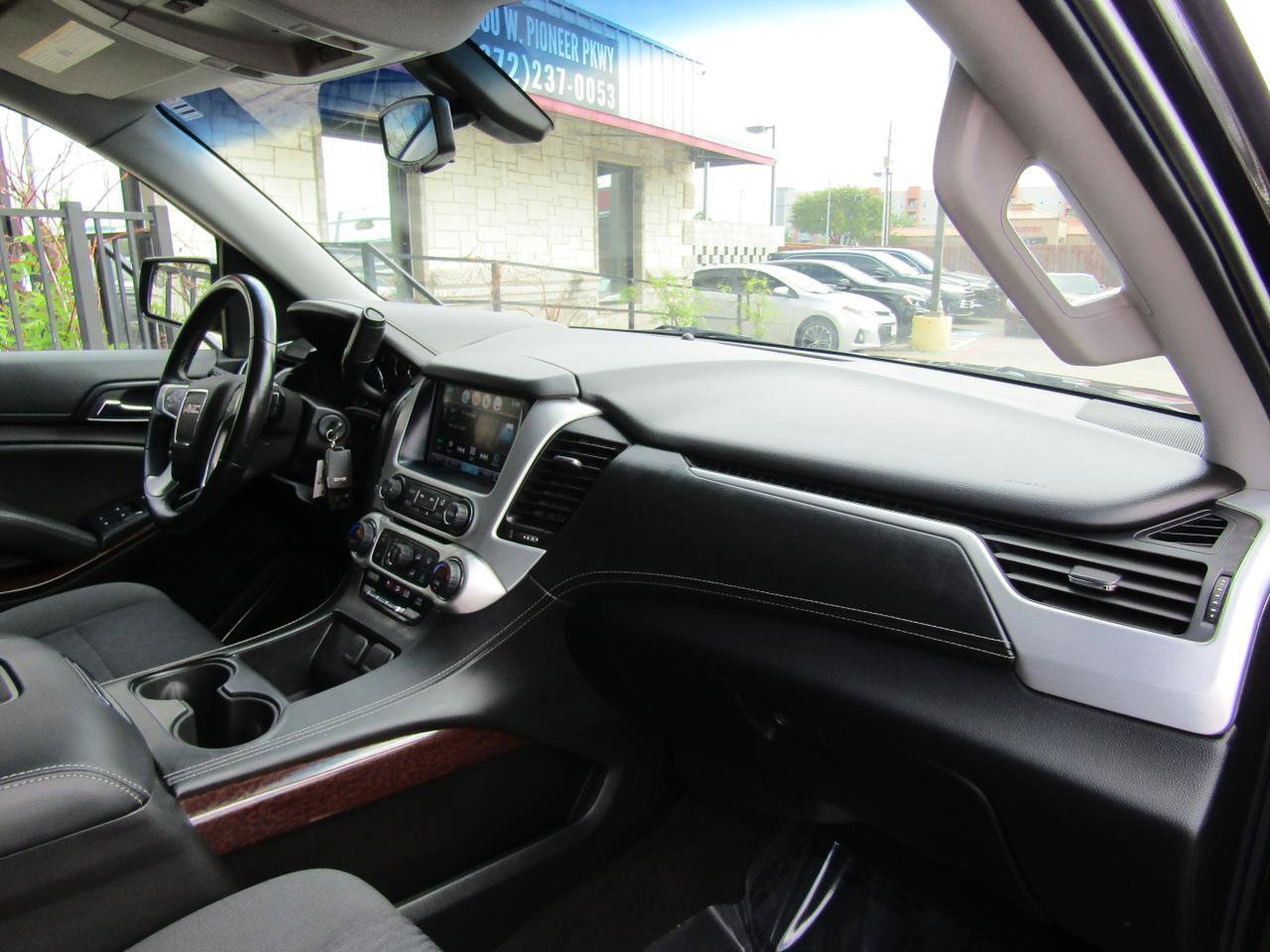 Used 2017 GMC Yukon SLE AWD/4WD image 11