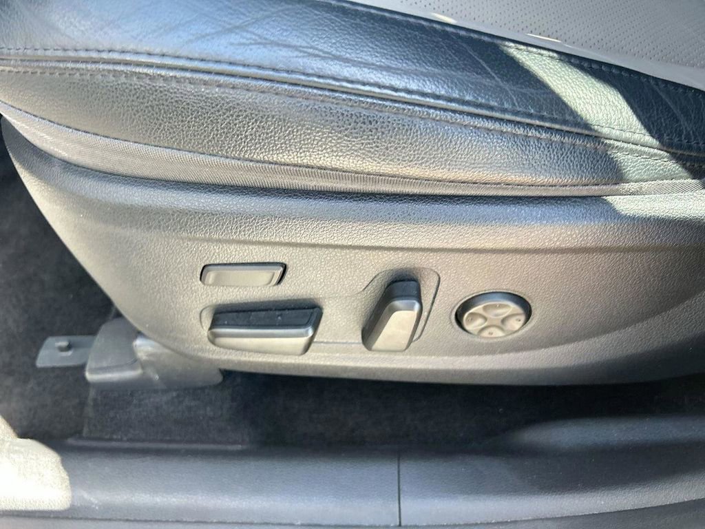 Used 2020 Hyundai Santa Fe Limited image 25