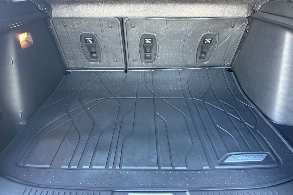 New 2026 Chevrolet Trax RS w/ Sunroof Package FWD image 16