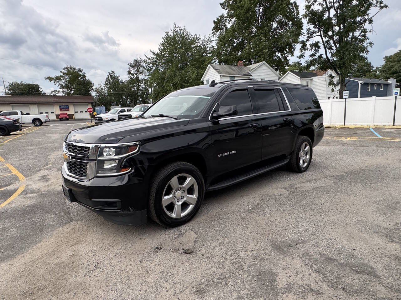 Used 2018 Chevrolet Suburban LT AWD/4WD image 24