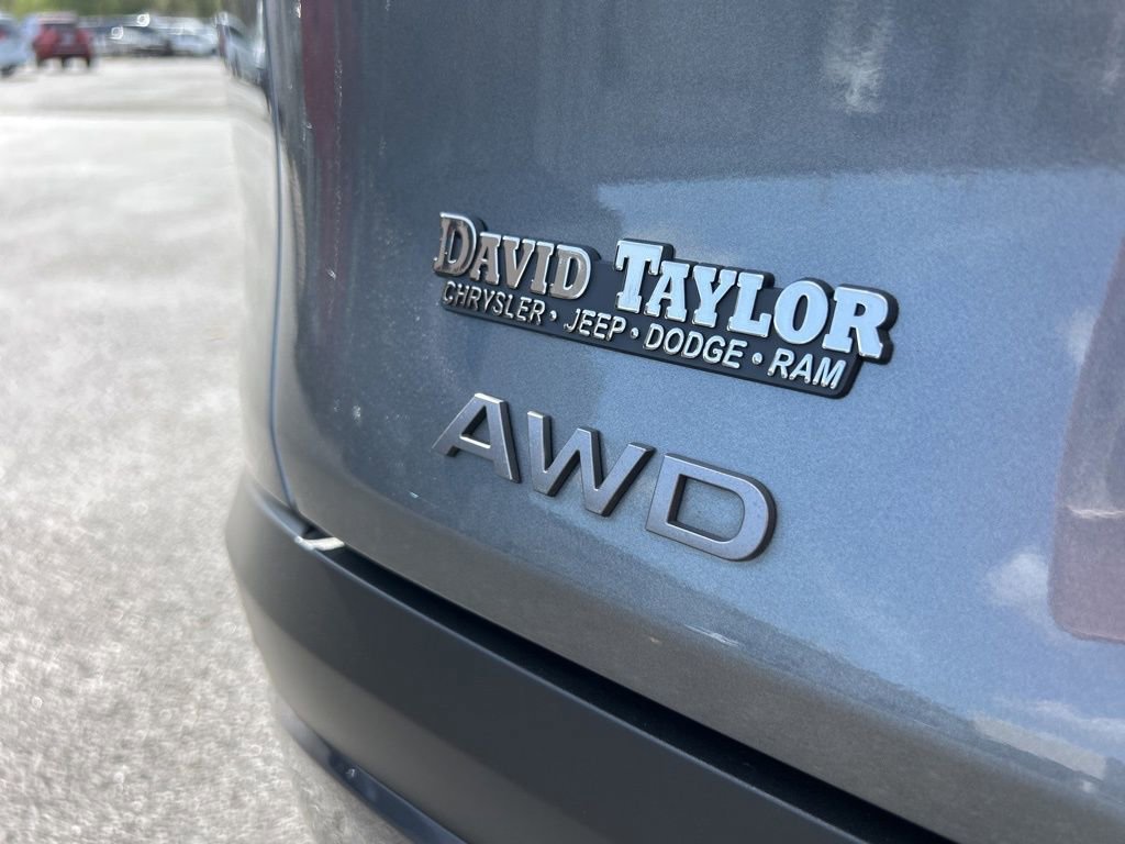 Used 2025 Nissan Murano SL image 40