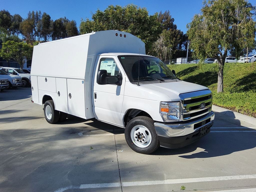 New 2026 Ford E-350 and Econoline 350 Super Duty w/ Power Equipment Group RWD image 4