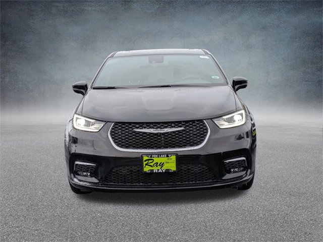 New 2025 Chrysler Pacifica Select w/ Uconnect Theater Family Group image 9