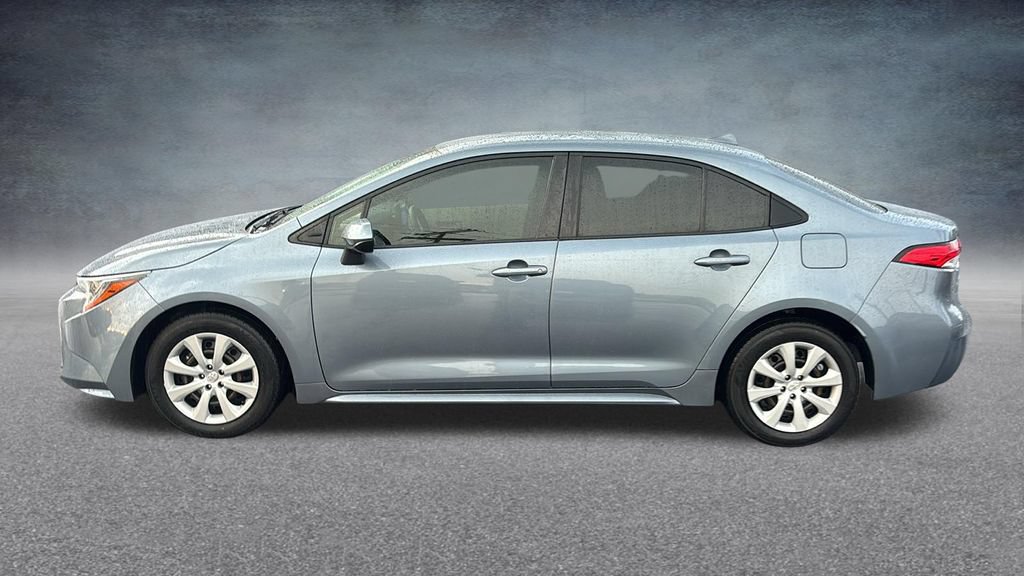Used 2024 Toyota Corolla LE FWD image 4