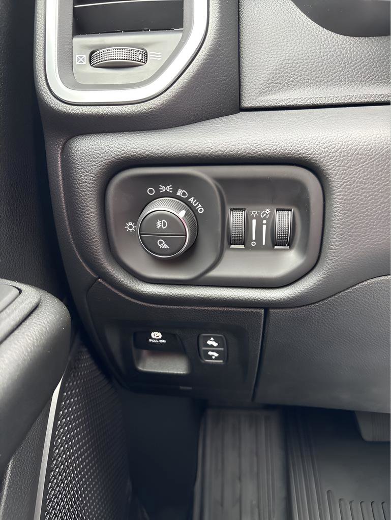 New 2026 RAM 1500 Big Horn AWD/4WD image 13