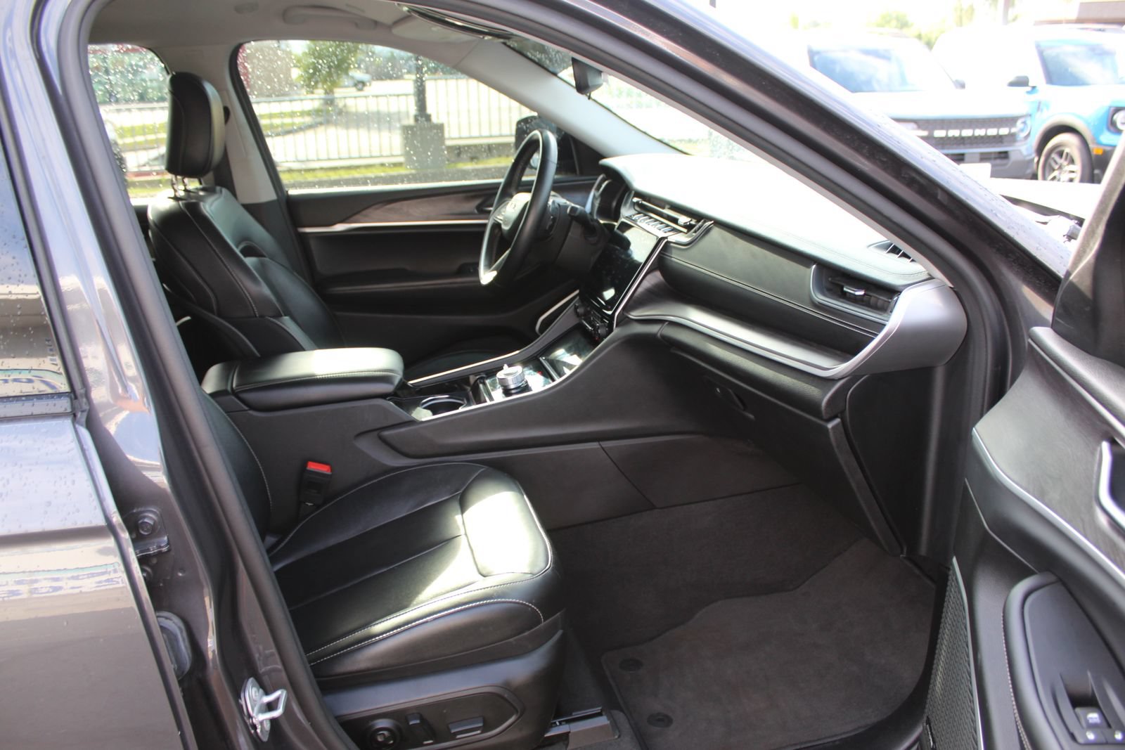 Used 2022 Jeep Grand Cherokee L Limited w/ MOPAR Finishing Package AWD/4WD image 12