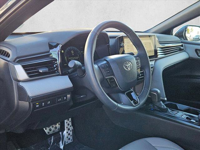 Used 2025 Toyota Camry SE image 10