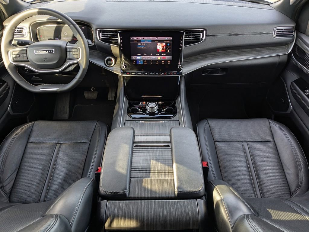 Used 2024 Jeep Wagoneer Series III image 16