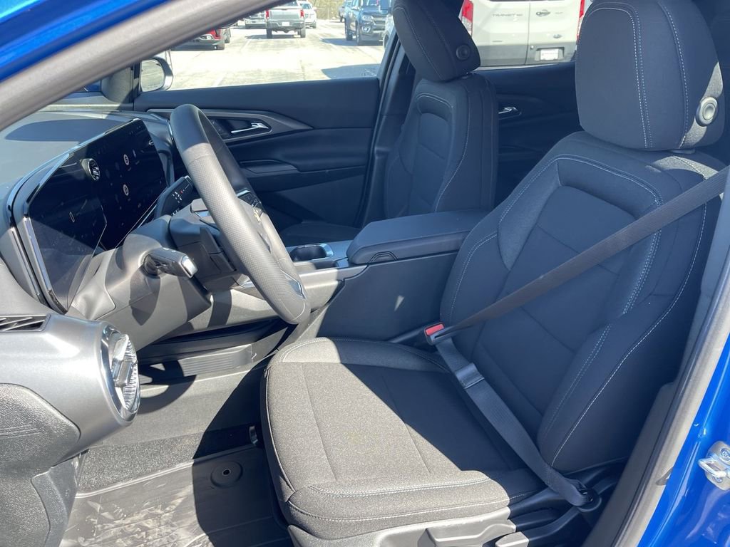 New 2026 Chevrolet Equinox EV LT w/ LPO, All-Weather Mat Package image 11