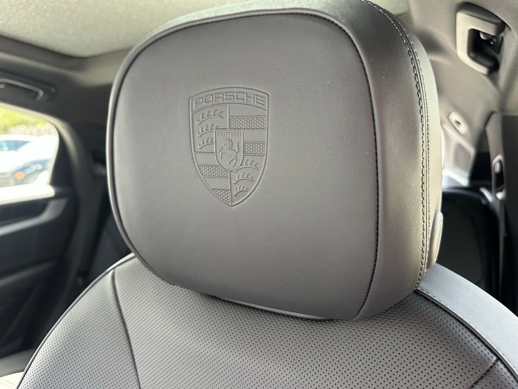 Used 2025 Porsche Cayenne S image 18