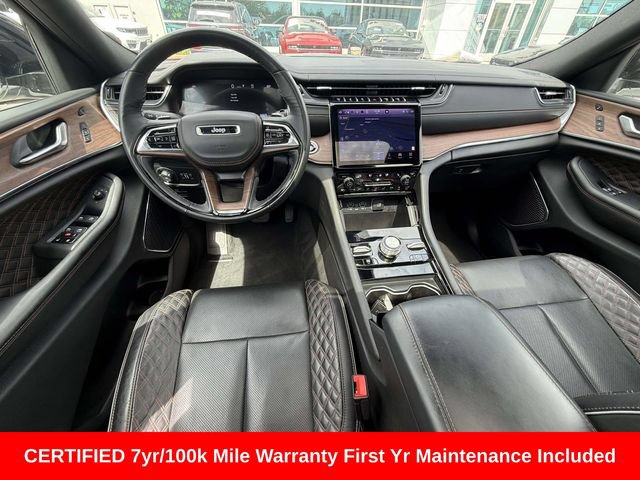 Used 2025 Jeep Grand Cherokee Summit w/ Obsidian Package AWD/4WD image 16