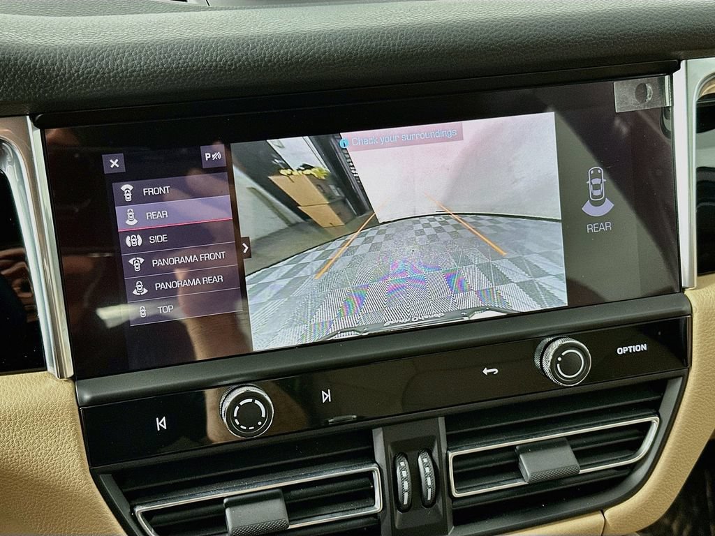 Certified 2026 Porsche Macan AWD/4WD image 17