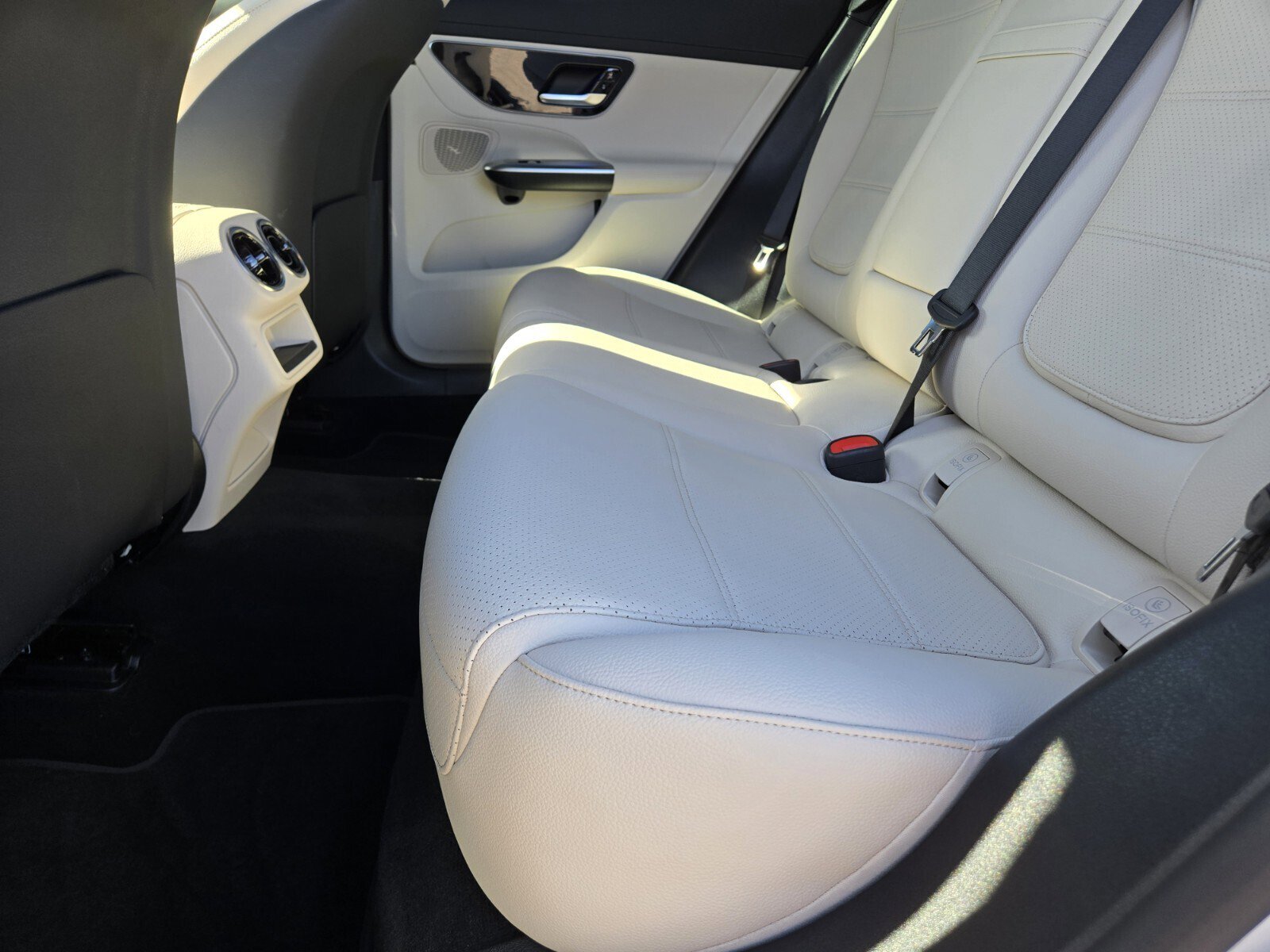 Used 2025 Mercedes-Benz GLC 300 GLC 300 image 12