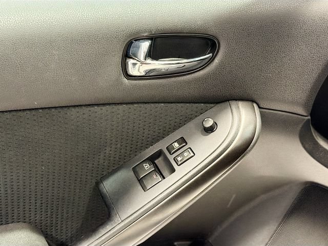 Used 2010 Nissan Altima 2.5 S FWD image 15