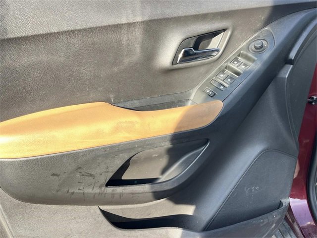 Used 2017 Chevrolet Trax LT w/ LT Convenience Package image 20