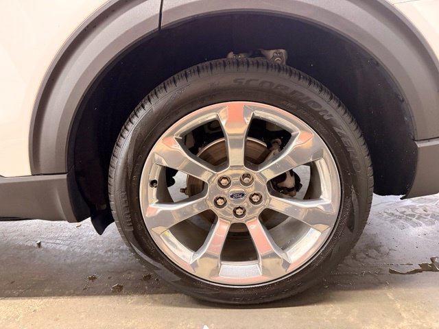 Used 2020 Ford Explorer Platinum w/ Premium Technology Package AWD/4WD image 6