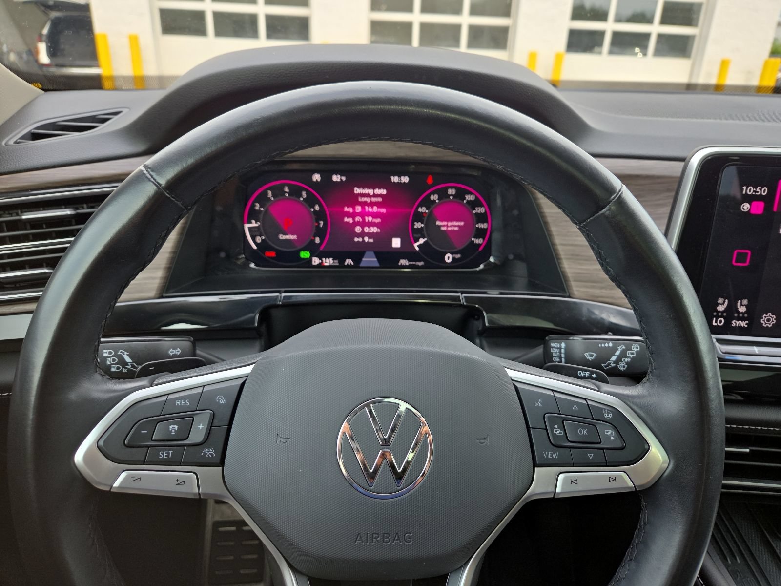 Used 2025 Volkswagen Atlas SEL Premium R-Line AWD/4WD image 4