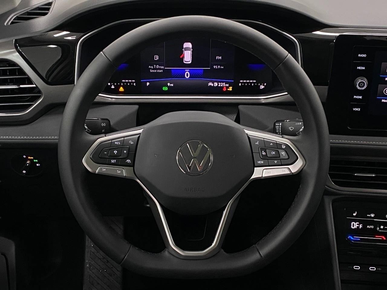New 2026 Volkswagen Taos SE AWD/4WD image 43