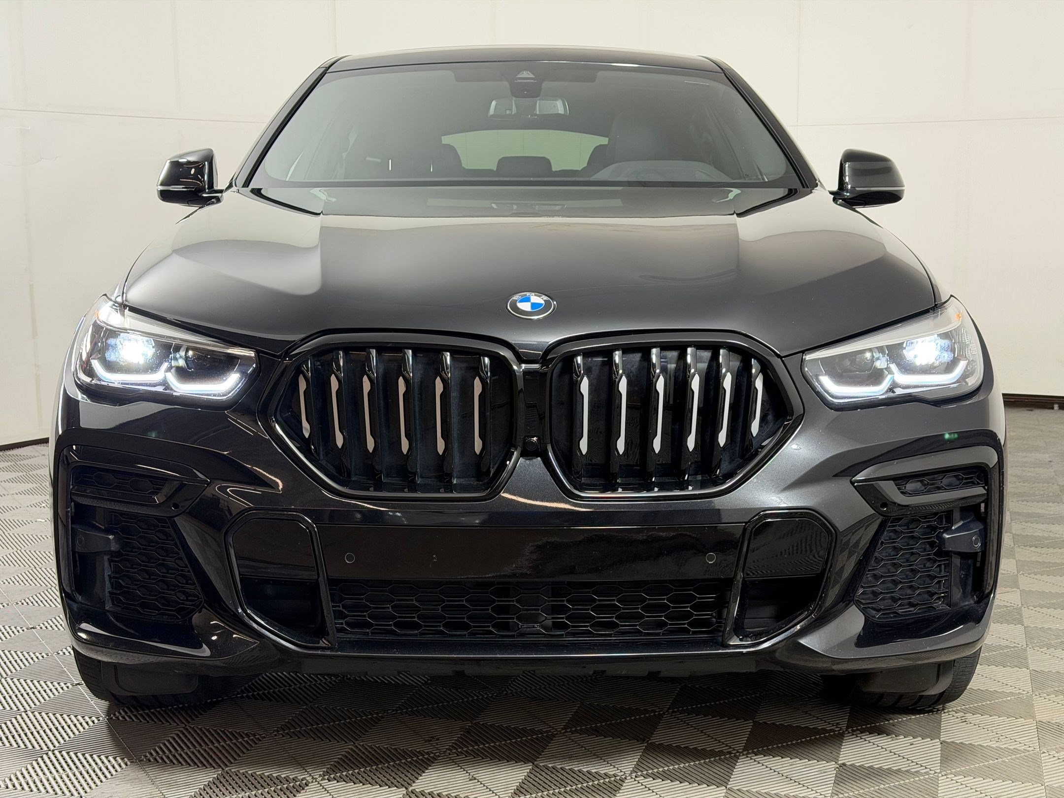 Used 2023 BMW X6 xDrive40i w/ M Sport Package AWD/4WD image 6