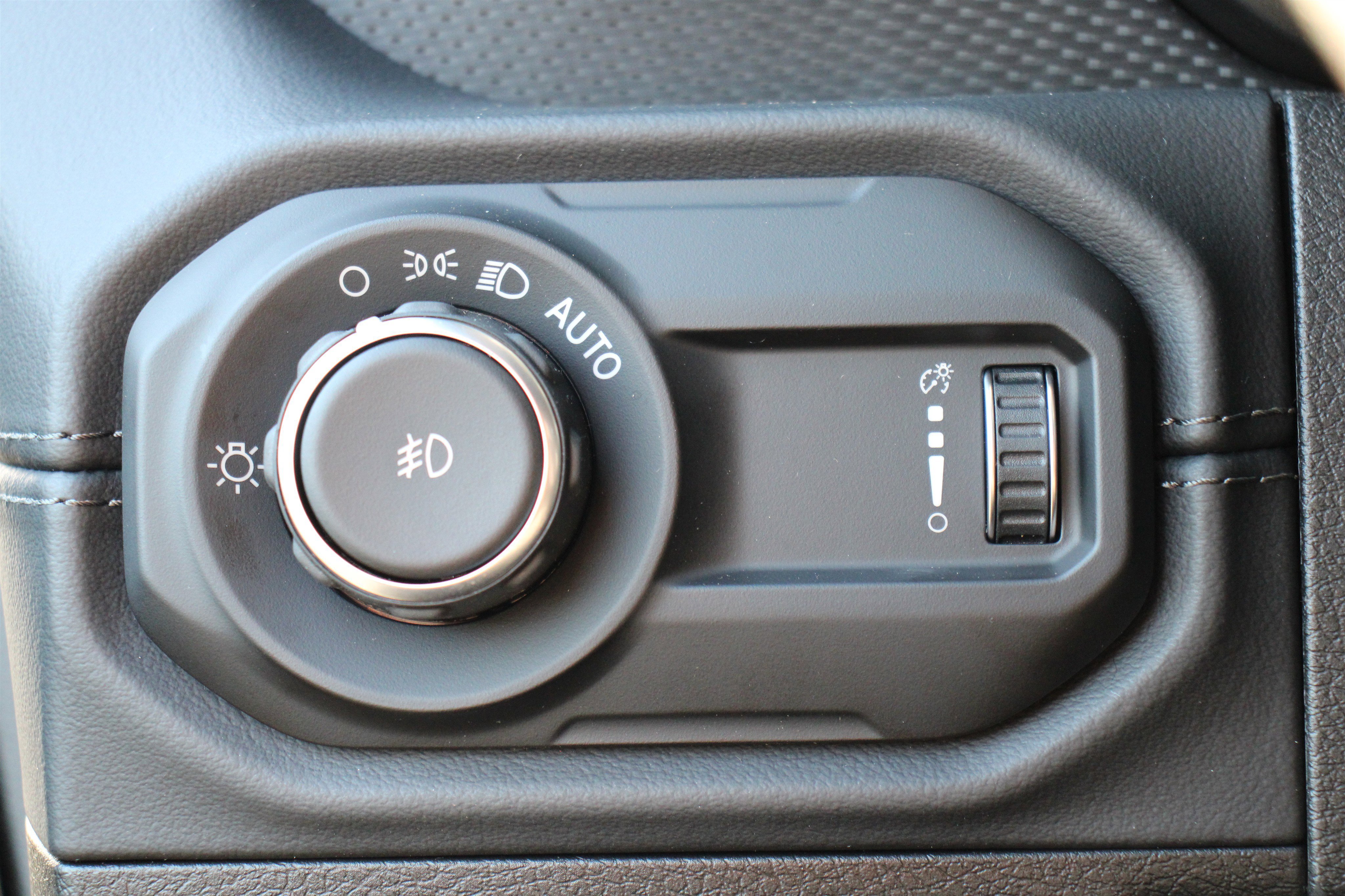 Used 2026 Jeep Wrangler Unlimited Rubicon image 11