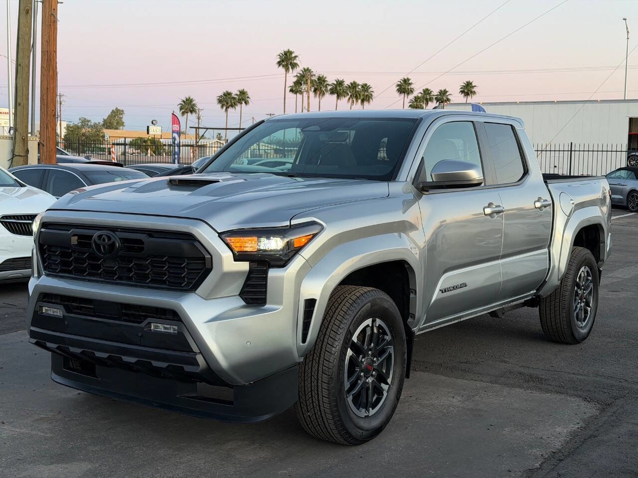Used 2024 Toyota Tacoma TRD Sport w/ TRD Sport Upgrade Package AWD/4WD image 3