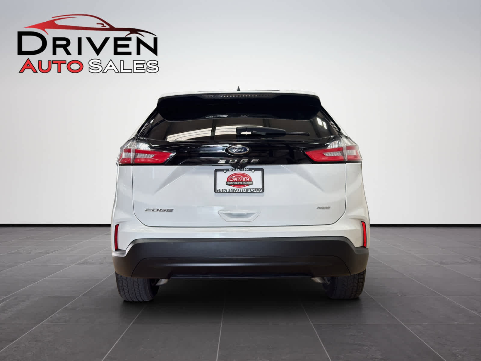 Used 2022 Ford Edge SE w/ Cargo Accessory Package image 4