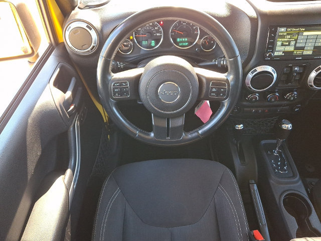 Used 2015 Jeep Wrangler Unlimited Sahara w/ Connectivity Group AWD/4WD image 3