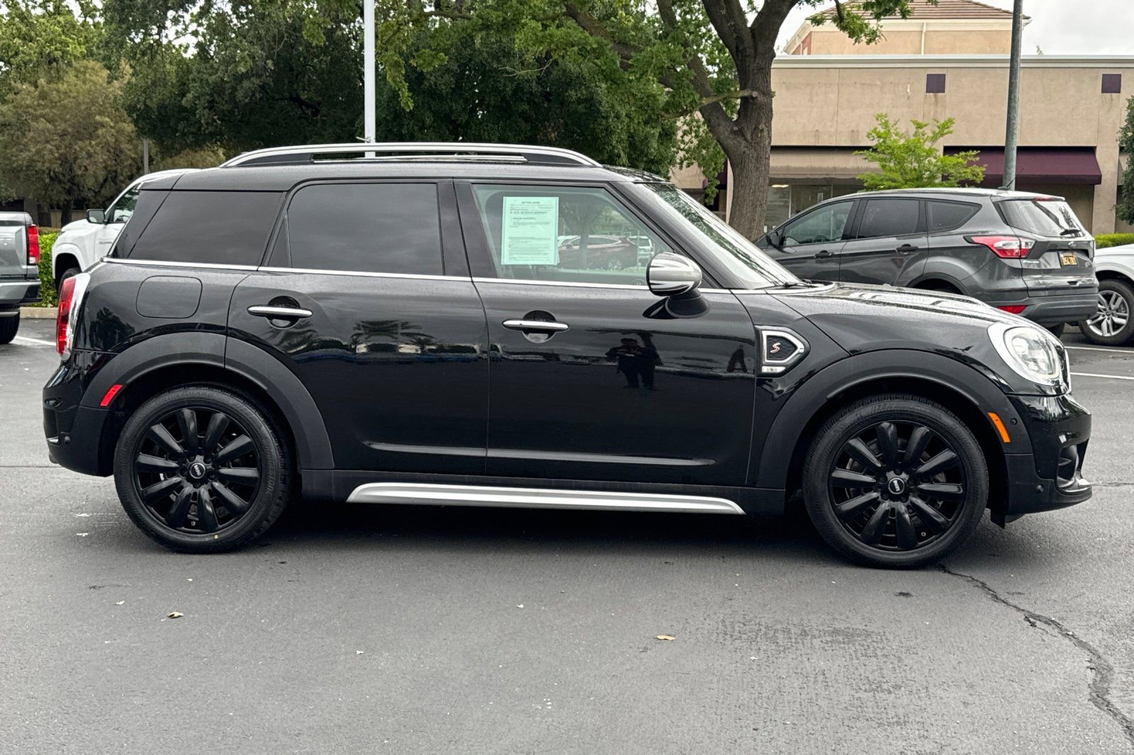 Used 2017 MINI Cooper Countryman S image 2