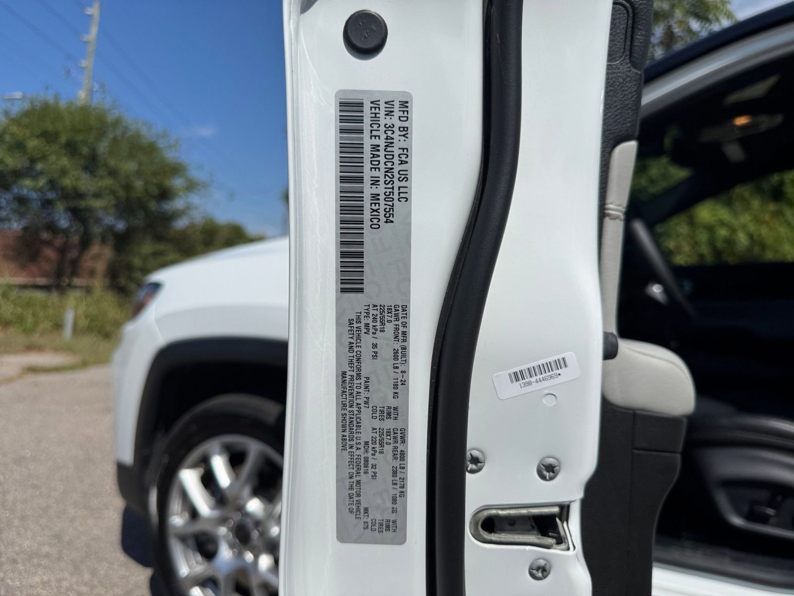 Used 2025 Jeep Compass Limited image 23
