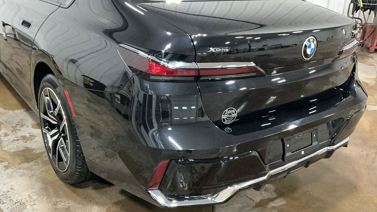 Used 2025 BMW 740i xDrive 740i xDrive image 12