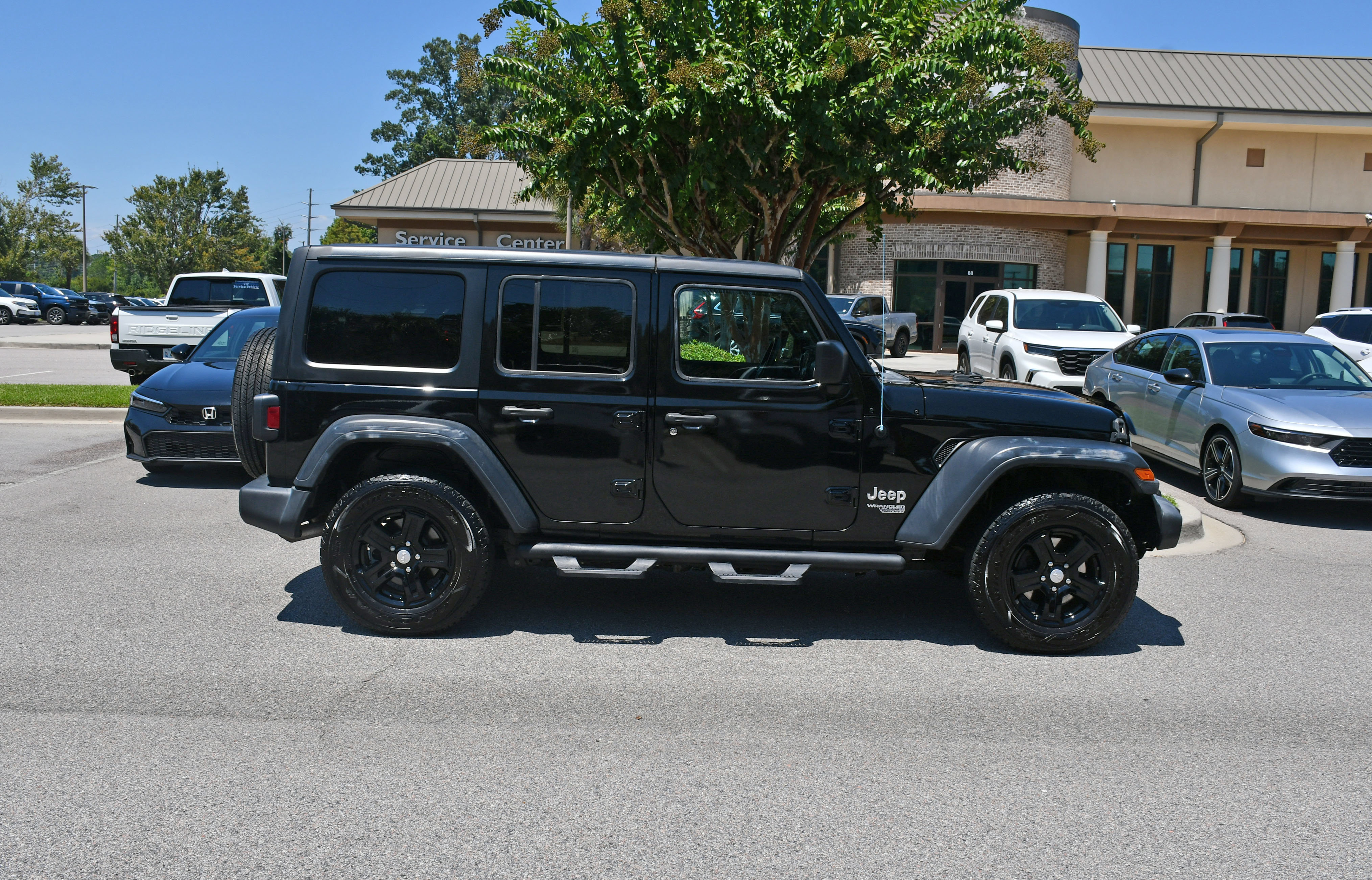 Used 2019 Jeep Wrangler Unlimited Sport S AWD/4WD image 5