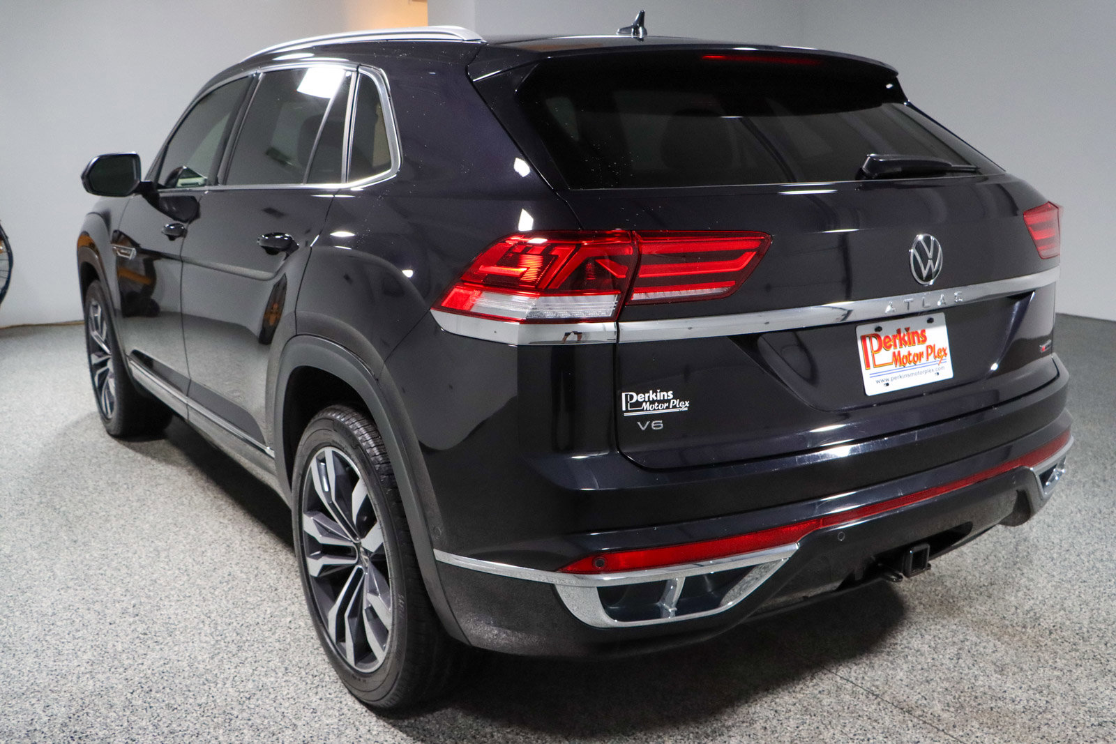 Used 2022 Volkswagen Atlas Cross Sport SEL Premium R-Line image 9