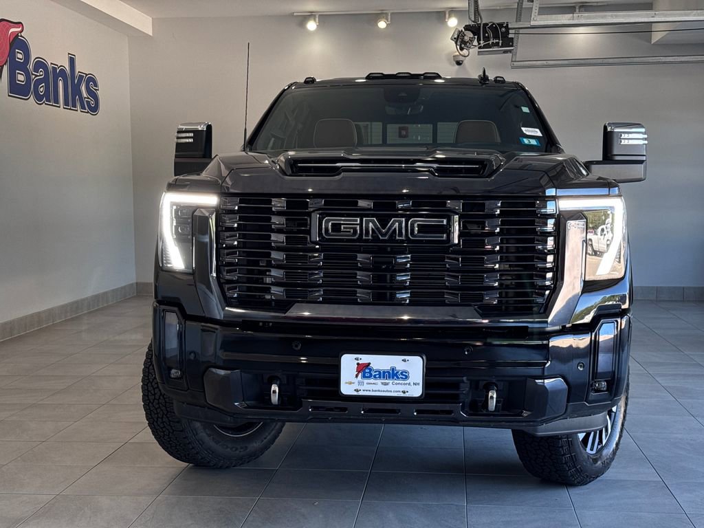 Used 2024 GMC Sierra 3500 Denali Ultimate image 3