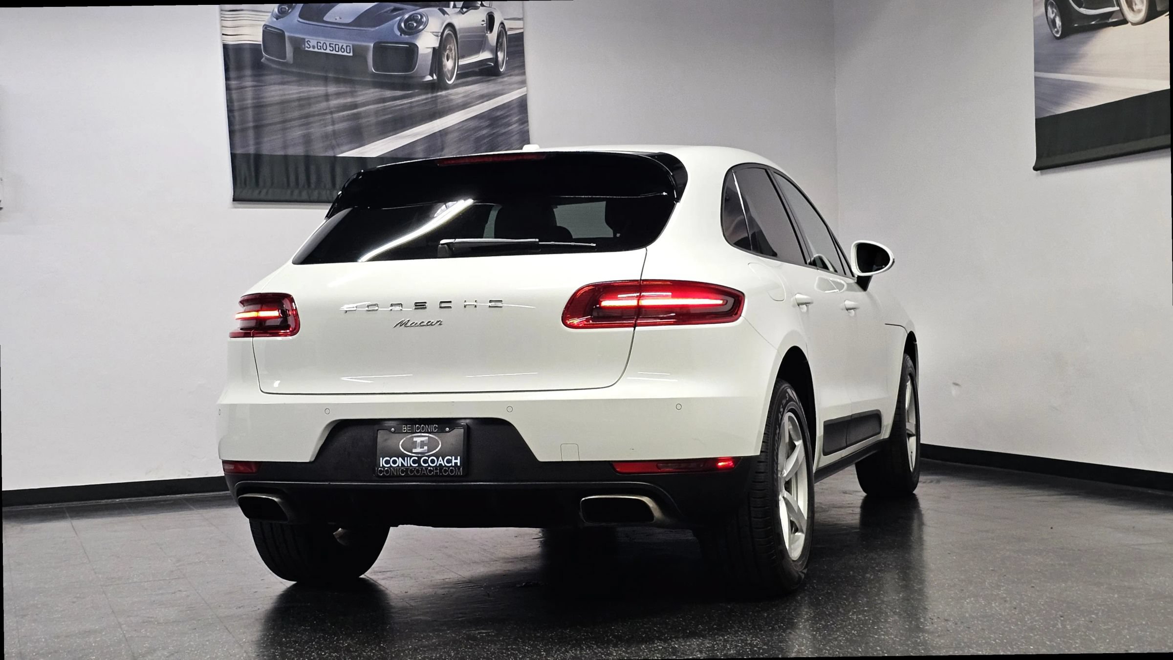 Used 2018 Porsche Macan Sport Edition AWD/4WD image 28