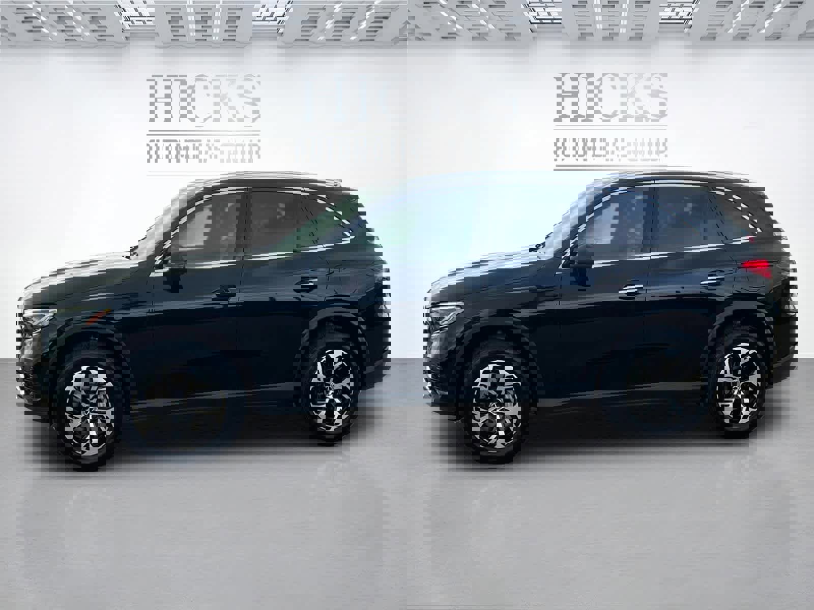 Used 2025 Mercedes-Benz GLC 350e 4MATIC image 8